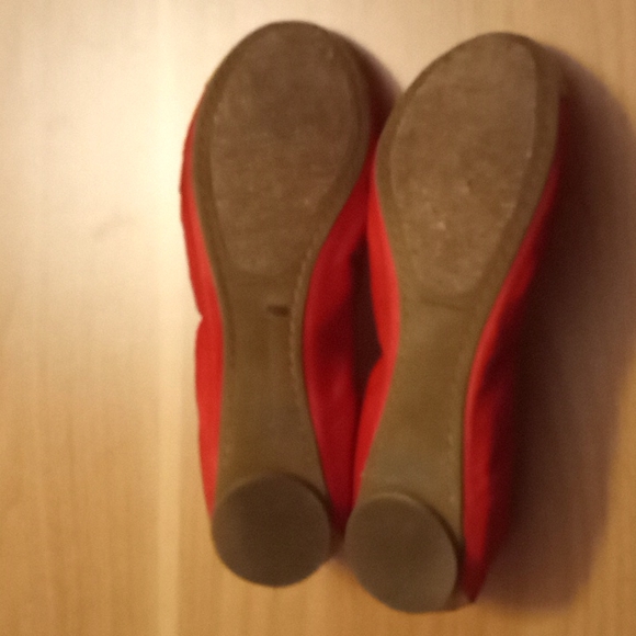 BCBGeneration "Elley" Ballet Flats Red with Cork Look Toe & Heel in Size 8.5B - Picture 9 of 11